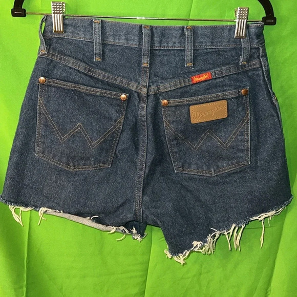 Wrangler Jean Shorts - Picture 2 of 5